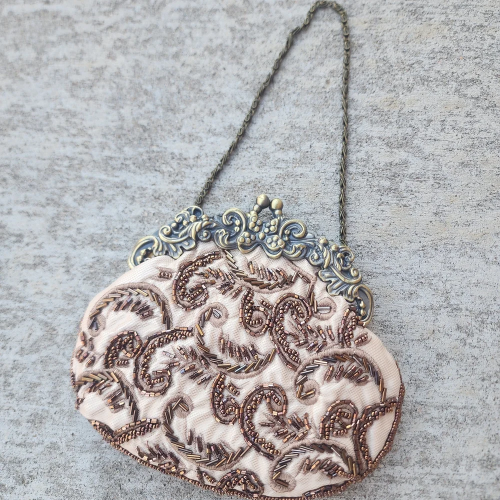 Beaded Embroidered Champagn Cream Vintage Victorian Style Clutch‎